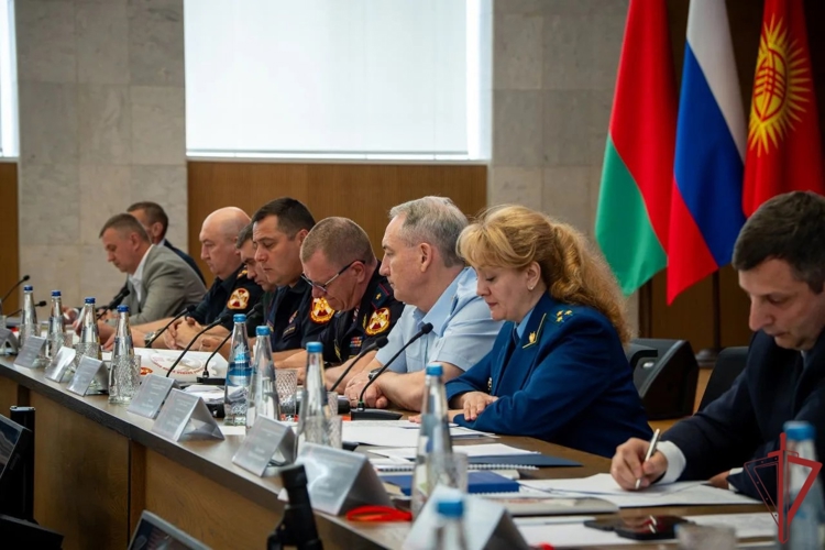 Руководитель управления вневедомственной охраны Росгвардии по Ярославской области принял участие во Всероссийском совещании-семинаре в Нижнем Новгороде (видео)