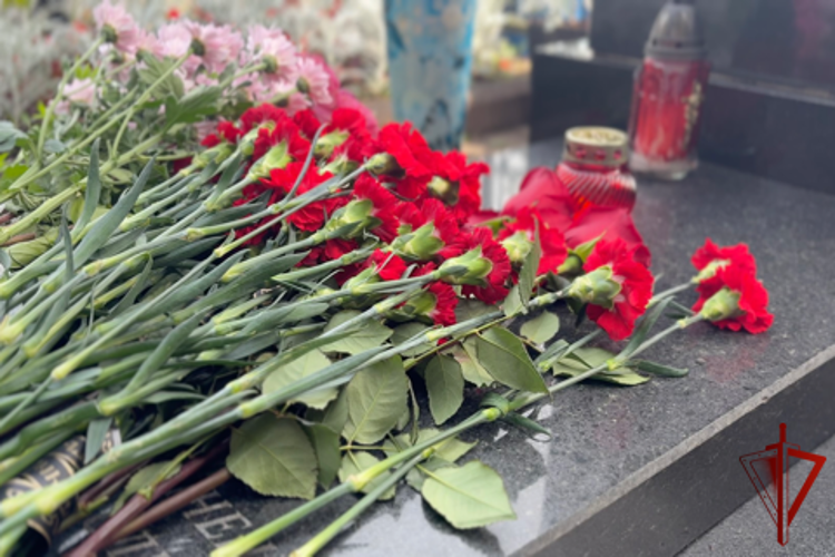 В Ярославле сотрудники Росгвардии почтили память погибших товарищей