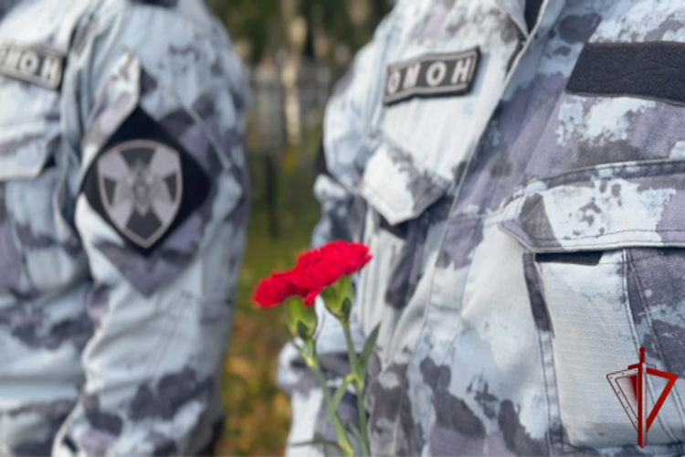 В Ярославле сотрудники Росгвардии почтили память погибших товарищей