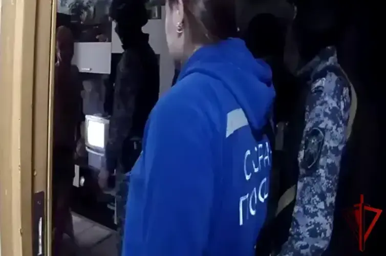 Ярославские росгвардейцы задержали мужчину, нападавшего на сотрудников скорой помощи (видео)