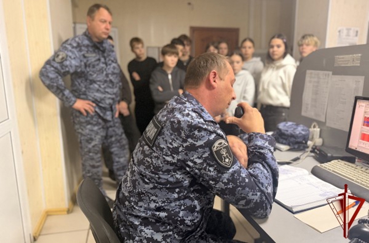 Росгвардейцы организовали День открытых дверей для воспитанников детского дома «Солнечный»